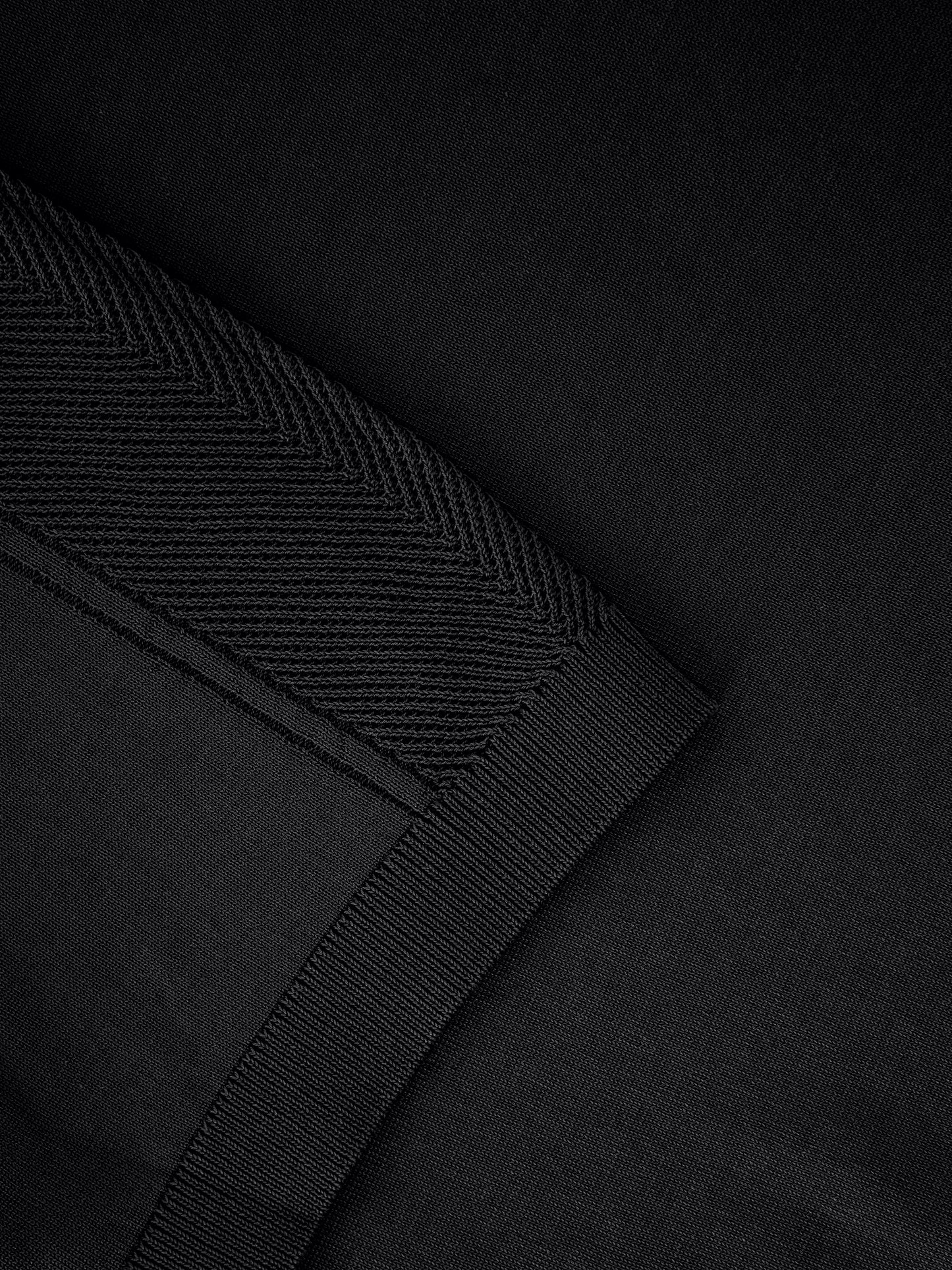 Sencillo Form Tee