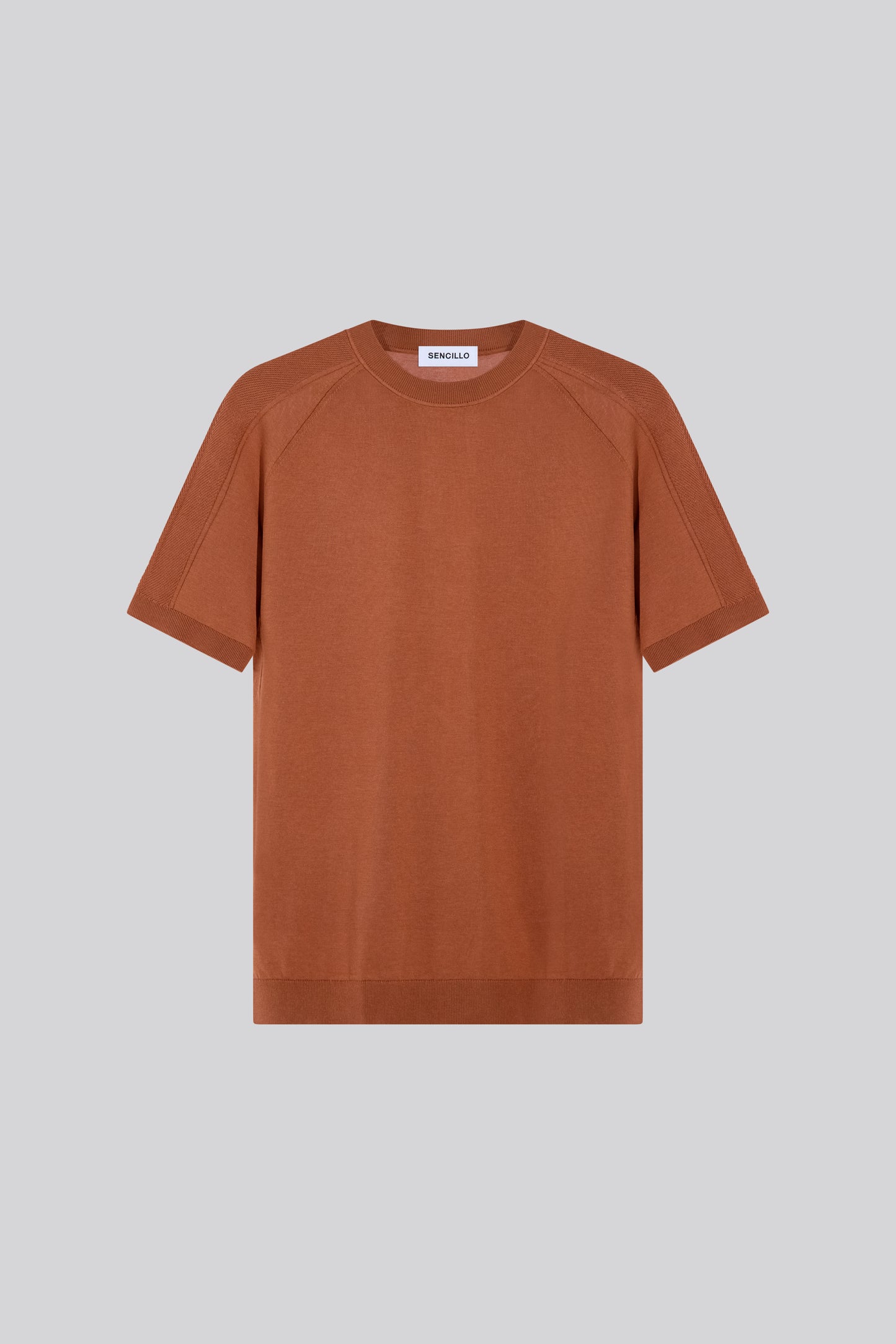 Sencillo Form Tee